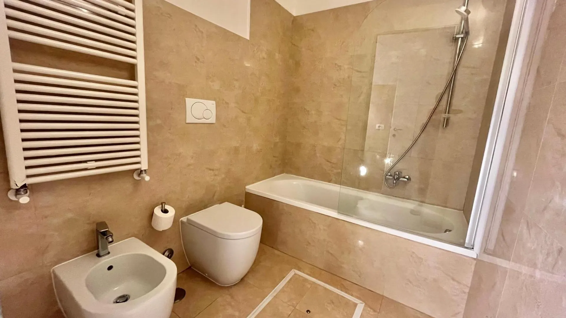 רומא Peaceful Hidden Gem Near Metro A And Colosseum 0*,  איטליה